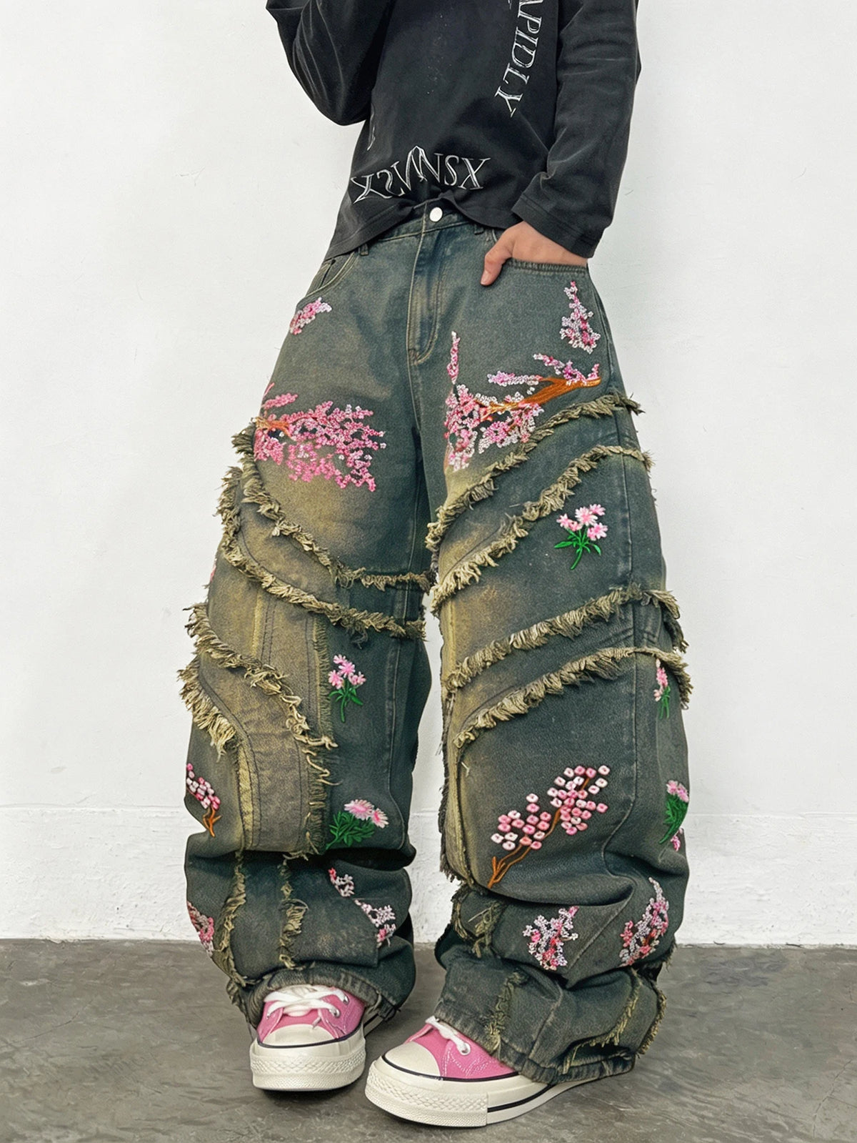 Floral Embroidered Baggy Jeans
