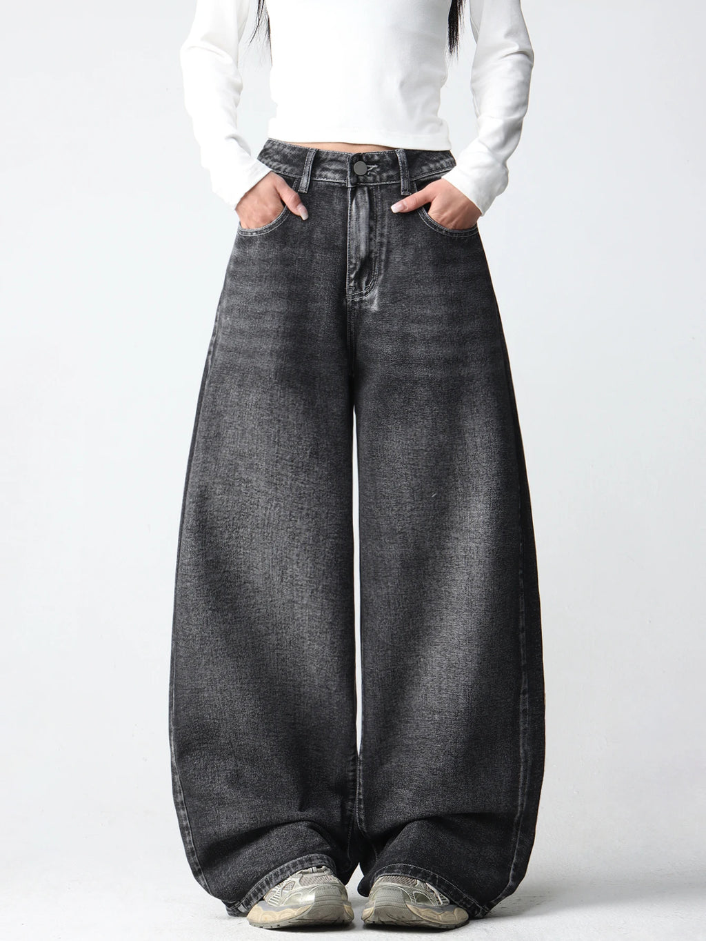 Wing Embroidered Baggy Jeans
