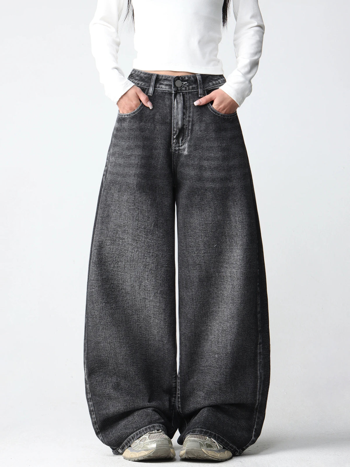 Wing Embroidered Baggy Jeans