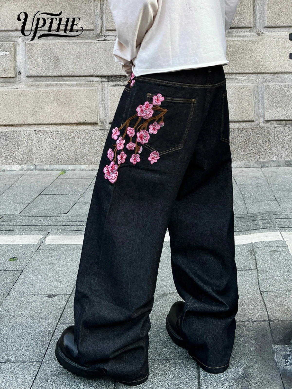 Embroidered Baggy Jeans
