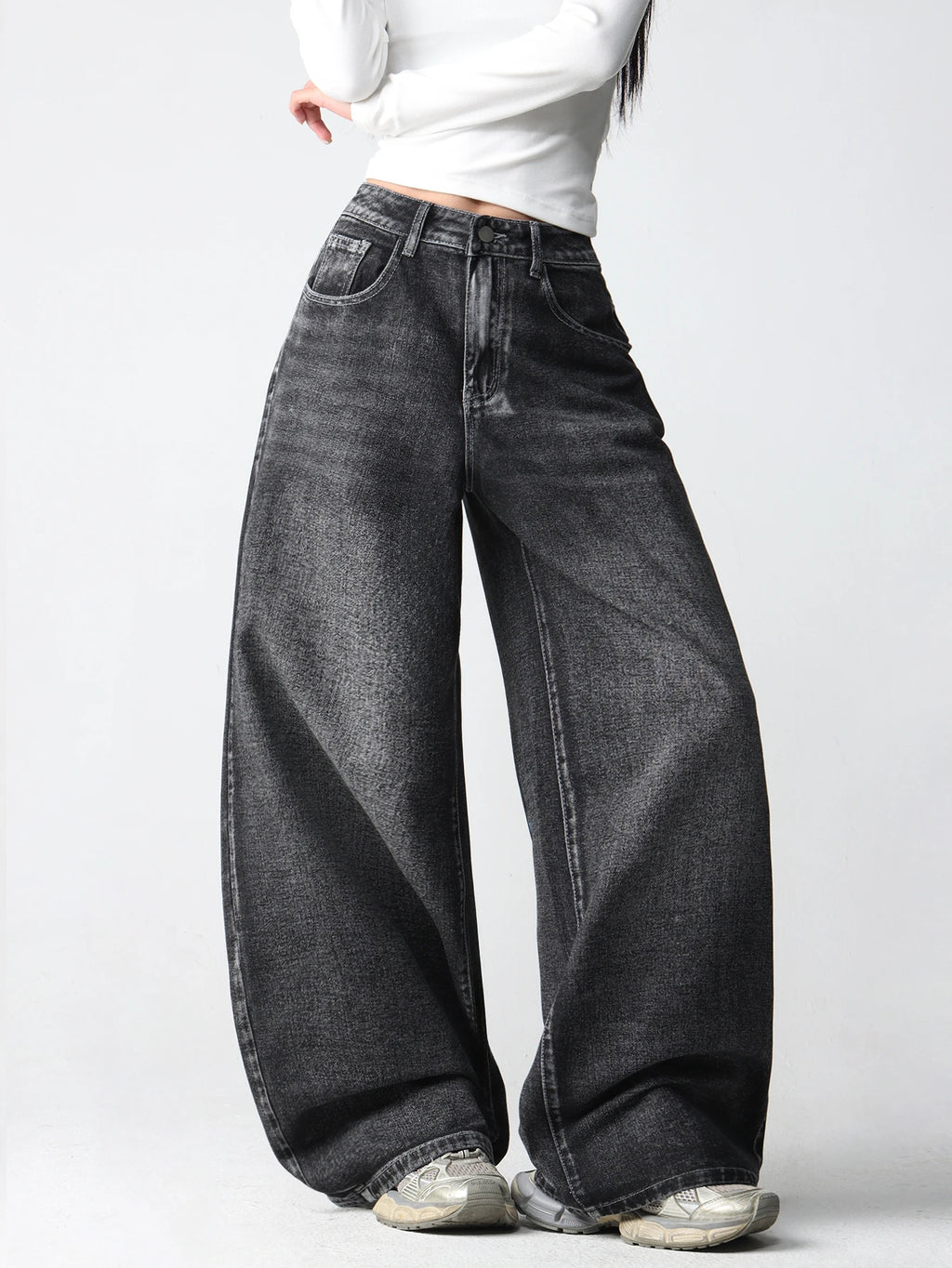 Wing Embroidered Baggy Jeans