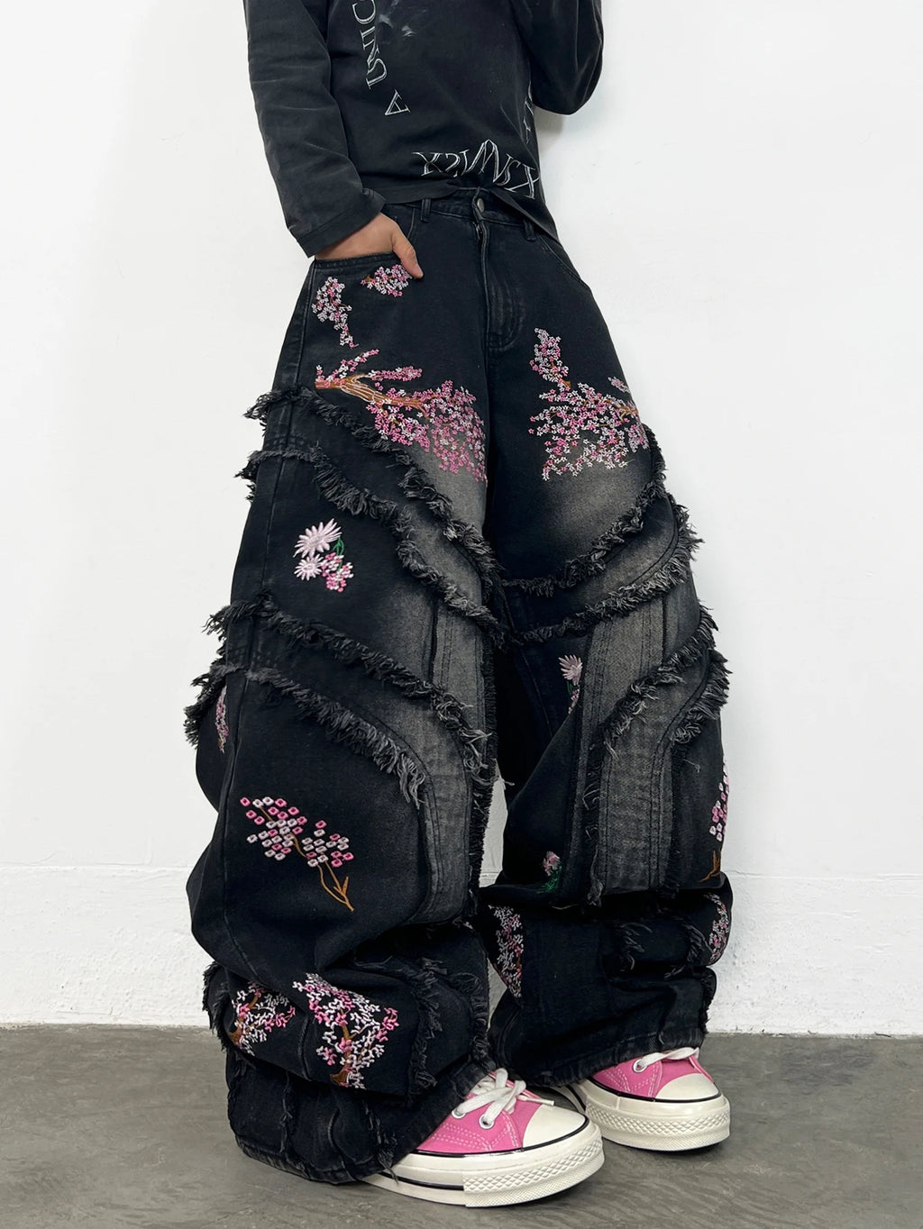 Floral Embroidered Baggy Jeans