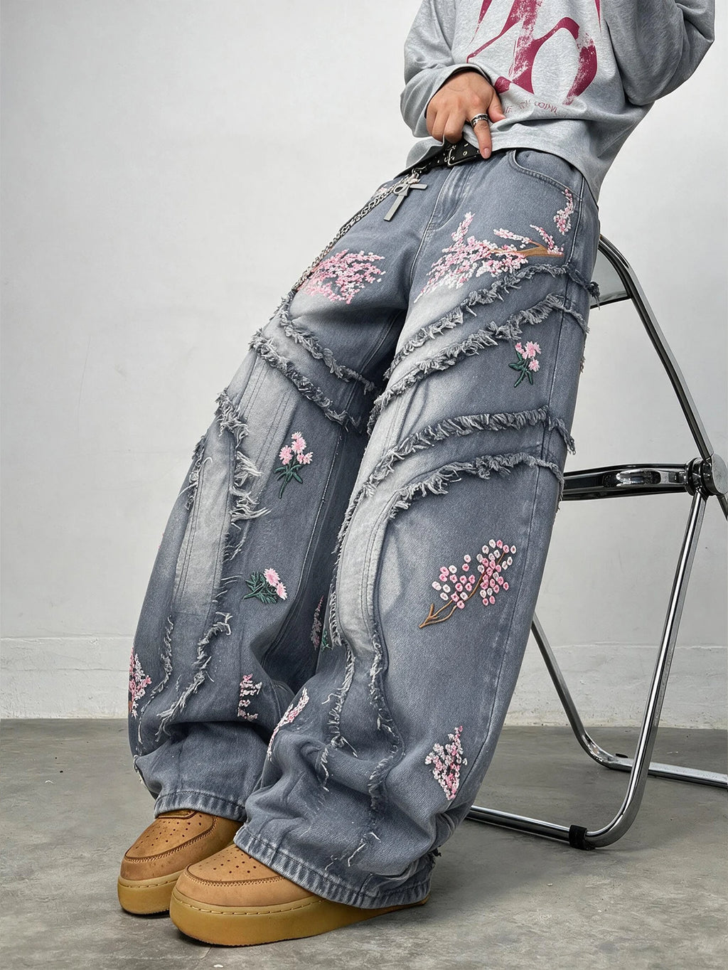 Floral Embroidered Baggy Jeans